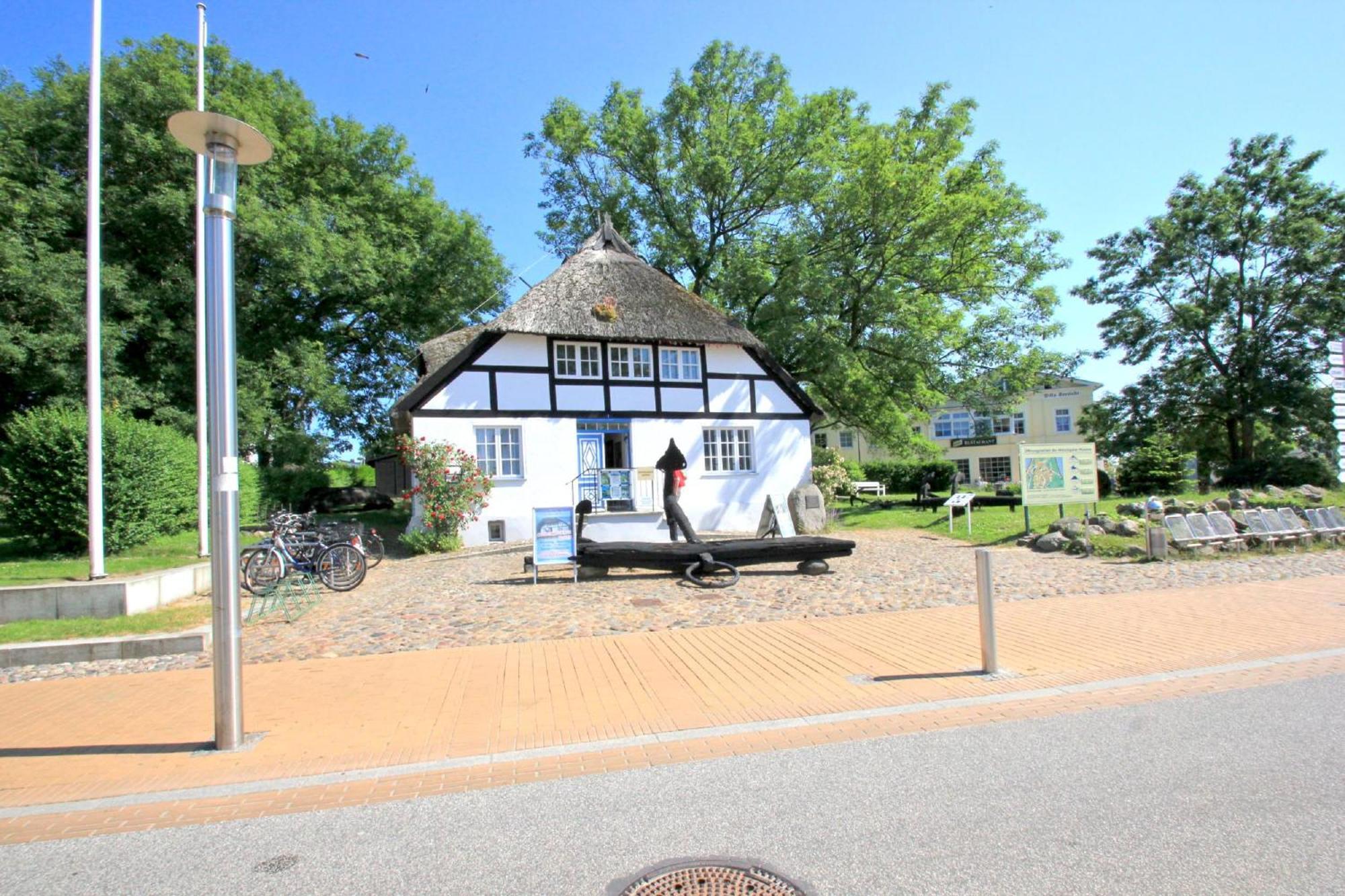 Fewo Mit Terrasse, Gratis Nutzung Vom Ahoi Erlebnisbad Und Sauna In Sellin - Haus Blick Zur See Fewo 13 Goehren  Extérieur photo